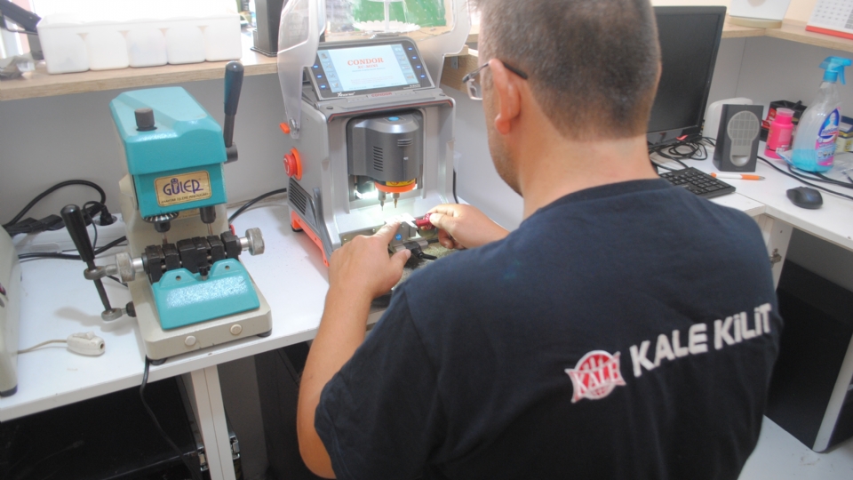 Esenyalı Oto Anahtar Kopyalama